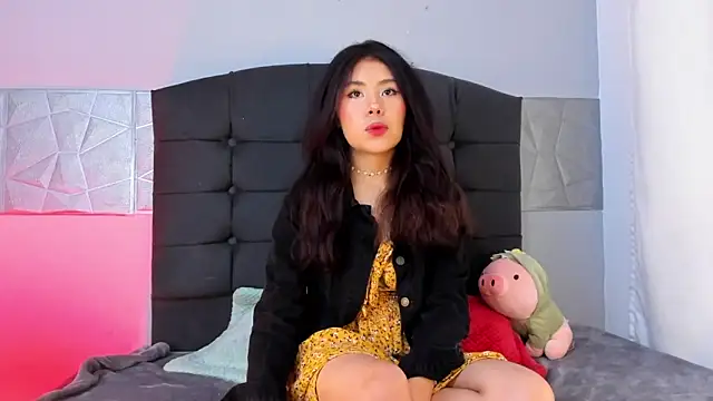 Alice evans lov online show from 03/17/25, 04:51