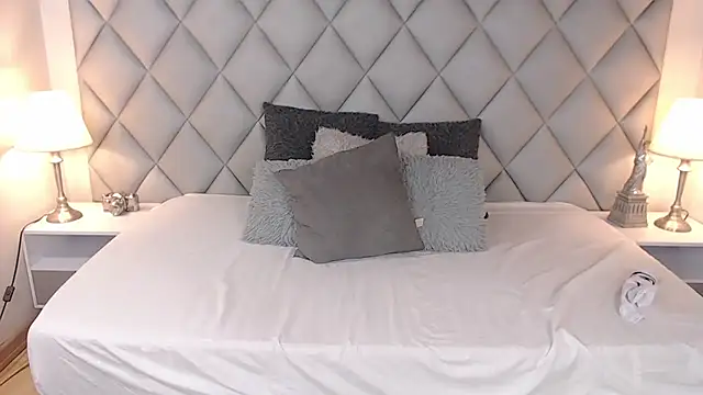 LalyCastro online show from 02/16/25, 07:16