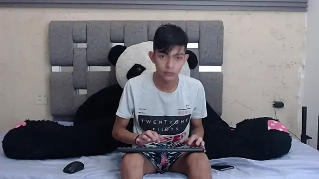 Snapshot of KING_STYLE2 chatting on 01/25/25, 10:50 KING STYLE2 online show from 01/25/25, 10:50