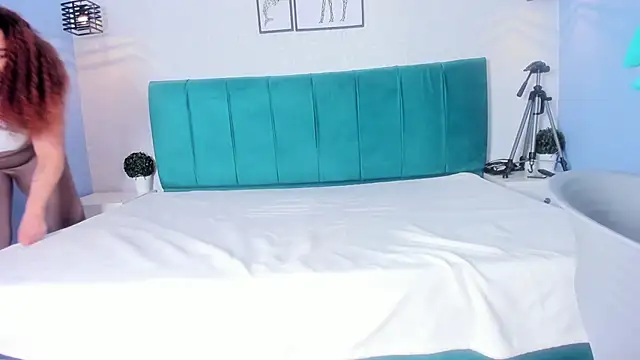 ninna curly online show from 11/24/25, 06:02