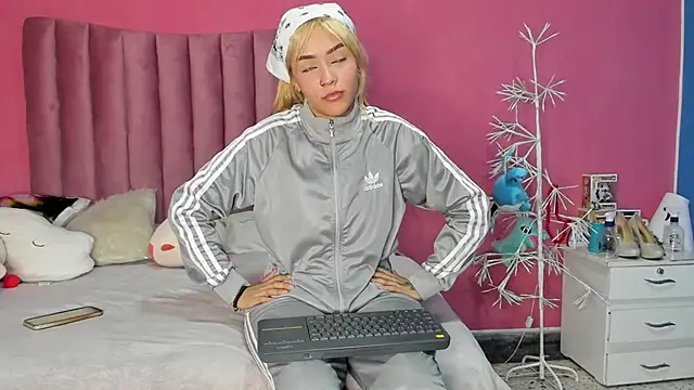 asami kimi online show from 02/15/25, 01:10