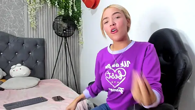 asami kimi online show from 02/18/25, 12:26