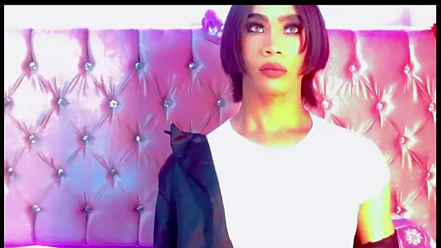 Snapshot of Dafnne_Gril chatting on 01/26/25, 01:20 Dafnne Gril online show from 01/26/25, 01:20