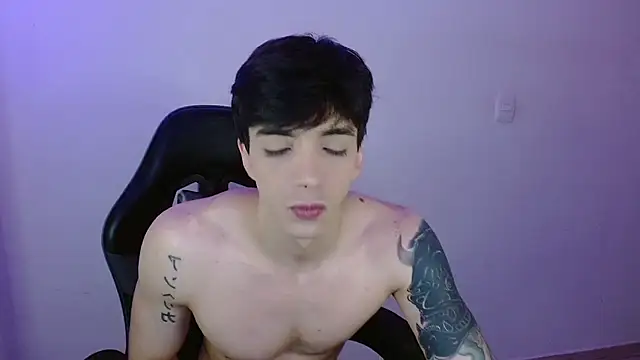 H3ll B0I online show from 04/09/26, 07:36