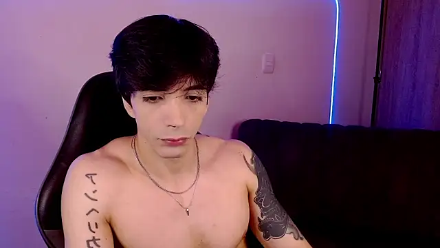 Snapshot of H3ll_B0I chatting on 05/16/26, 10:36 H3ll B0I online show from 05/16/26, 10:36