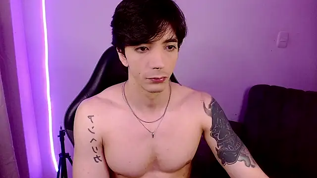 Snapshot of H3ll_B0I chatting on 05/30/26, 05:59 H3ll B0I online show from 05/30/26, 05:59