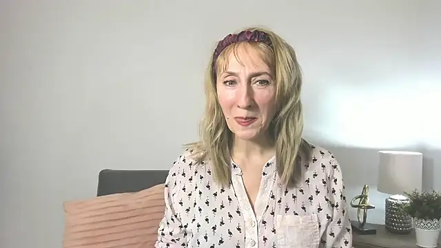Snapshot of MargaretMilf69 chatting on 02/12/25, 04:33 MargaretMilf69 online show from 02/12/25, 04:33