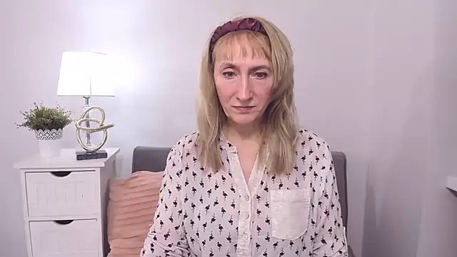 Snapshot of MargaretMilf69 chatting on 03/05/25, 04:46 MargaretMilf69 online show from 03/05/25, 04:46