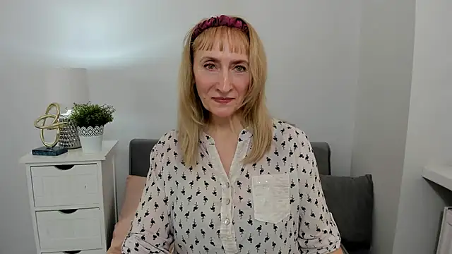 Snapshot of MargaretMilf69 chatting on 03/09/25, 01:37 MargaretMilf69 online show from 03/09/25, 01:37