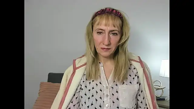 Snapshot of MargaretMilf69 chatting on 03/20/25, 04:31 MargaretMilf69 online show from 03/20/25, 04:31
