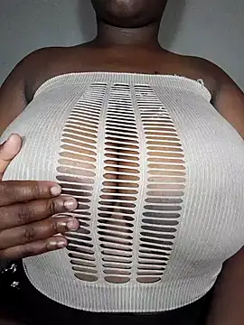 Snapshot of owamiee chatting on 02/07/25, 08:10 owamiee online show from 02/07/25, 08:10