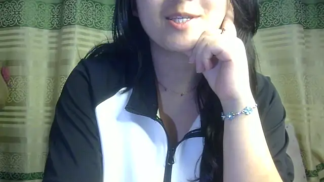 Snapshot of undressed_princesss chatting on 05/05/26, 12:46 undressed princesss online show from 05/05/26, 12:46