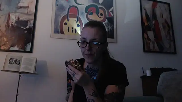 Astrid-Gilbert online show from 02/21/25, 09:00