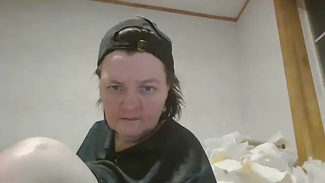 Snapshot of BBWLADY71 chatting on 02/11/25, 12:28 BBWLADY71 online show from 02/11/25, 12:28