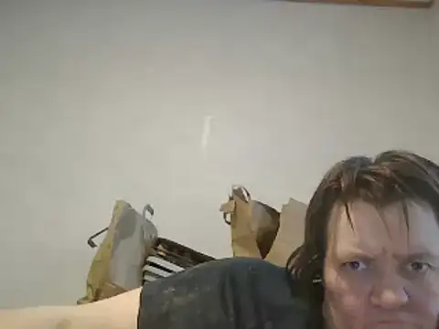 Snapshot of BBWLADY71 chatting on 02/16/25, 12:21 BBWLADY71 online show from 02/16/25, 12:21