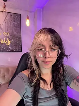 Hela v online show from 03/05/26, 01:29