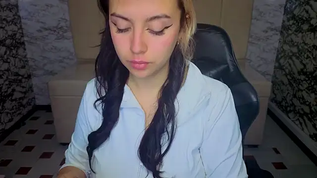 Hela v online show from 04/09/26, 01:05