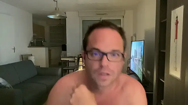 Snapshot of Funnyjul31 chatting on 06/24/26, 04:50 Funnyjul31 online show from 06/24/26, 04:50