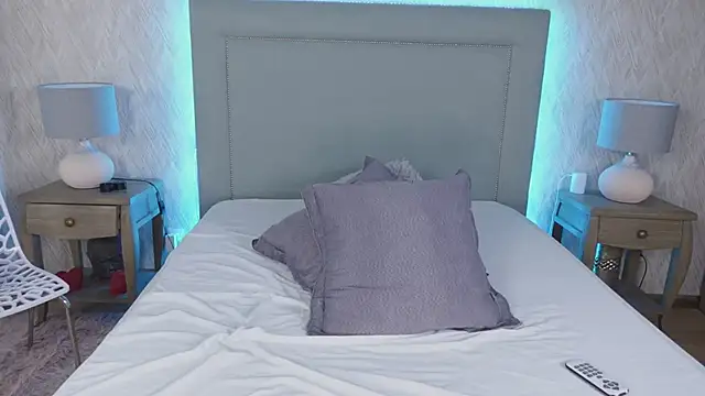 Snapshot of MillaBlis chatting on 02/24/25, 12:20 MillaBlis online show from 02/24/25, 12:20