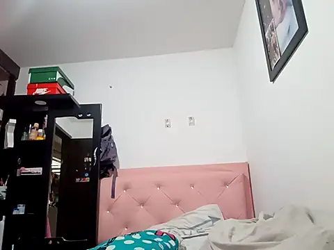 Snapshot of kelmont chatting on 09/21/25, 03:13 kelmont online show from 09/21/25, 03:13