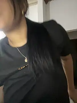 Snapshot of my_cam chatting on 02/20/26, 01:35 my cam online show from 02/20/26, 01:35