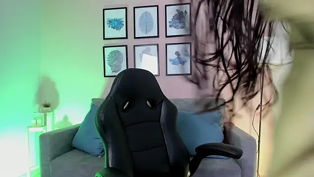 nina  dixon online show from 12/17/25, 11:44