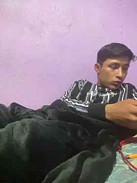 Snapshot of EduardoEspinoza12 chatting on 02/14/25, 07:49 EduardoEspinoza12 online show from 02/14/25, 07:49