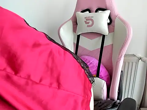 Snapshot of LadyLyanna chatting on 02/10/25, 07:58 LadyLyanna online show from 02/10/25, 07:58