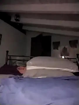 Snapshot of divinaerotica chatting on 11/08/25, 08:18 divinaerotica online show from 11/08/25, 08:18