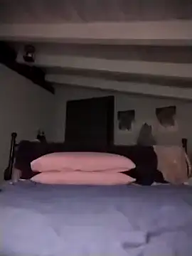 Snapshot of divinaerotica chatting on 11/20/25, 08:41 divinaerotica online show from 11/20/25, 08:41