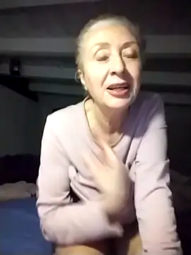 Snapshot of divinaerotica chatting on 01/06/26, 06:00 divinaerotica online show from 01/06/26, 06:00