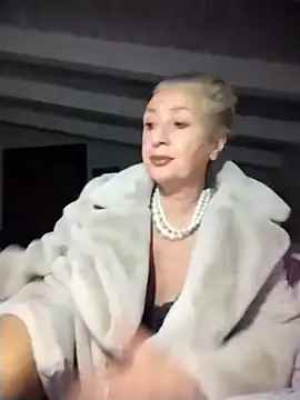 Snapshot of divinaerotica chatting on 01/07/26, 04:09 divinaerotica online show from 01/07/26, 04:09