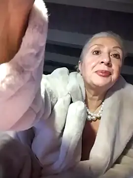 Snapshot of divinaerotica chatting on 01/08/26, 03:58 divinaerotica online show from 01/08/26, 03:58