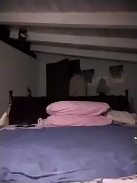 Snapshot of divinaerotica chatting on 01/18/26, 04:11 divinaerotica online show from 01/18/26, 04:11