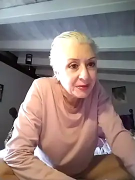 Snapshot of divinaerotica chatting on 02/16/26, 01:51 divinaerotica online show from 02/16/26, 01:51