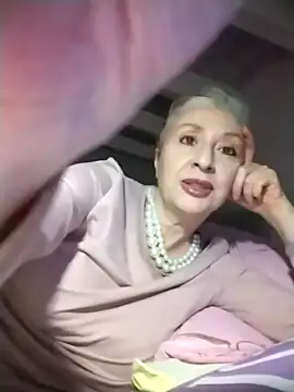 Snapshot of divinaerotica chatting on 02/20/26, 06:41 divinaerotica online show from 02/20/26, 06:41