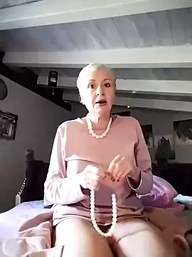 Snapshot of divinaerotica chatting on 02/21/26, 02:29 divinaerotica online show from 02/21/26, 02:29