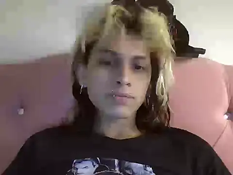 Olivia7u7 online show from 10/15/25, 06:08