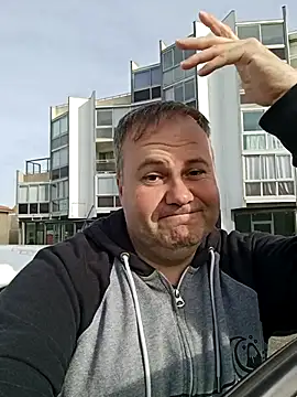 Pourleplasirs online show from 11/12/25, 01:00