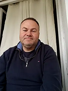 Snapshot of Pourleplasirs chatting on 05/19/26, 03:18 Pourleplasirs online show from 05/19/26, 03:18