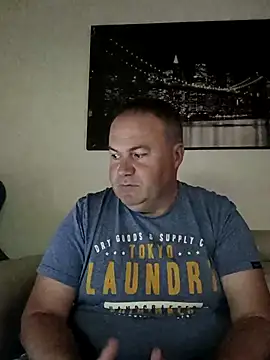 Snapshot of Pourleplasirs chatting on 05/21/26, 10:06 Pourleplasirs online show from 05/21/26, 10:06