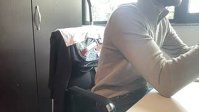 bullyboyy online show from 09/22/25, 07:21