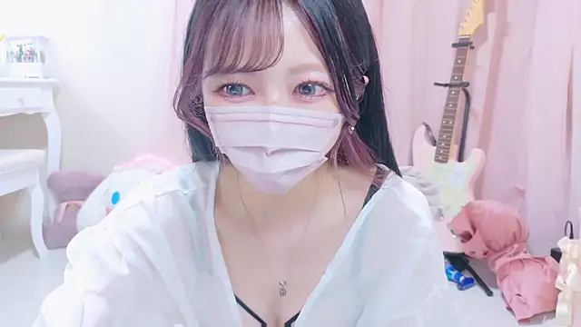 Snapshot of Megu-mimi chatting on 09/23/25, 01:14 Megu-mimi online show from 09/23/25, 01:14