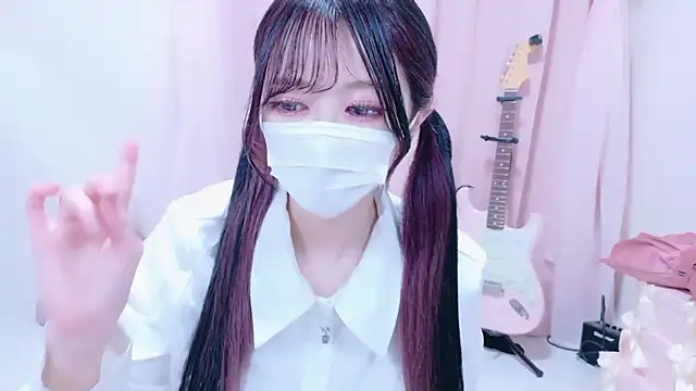 Snapshot of Megu-mimi chatting on 10/26/25, 04:46 Megu-mimi online show from 10/26/25, 04:46