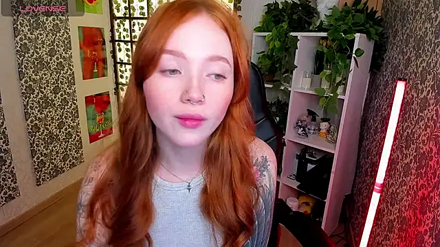 Maya Light online show from 09/26/25, 02:04