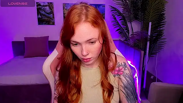 Maya Light online show from 10/05/25, 01:59