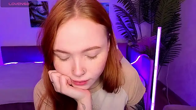 Maya Light online show from 10/16/25, 02:01