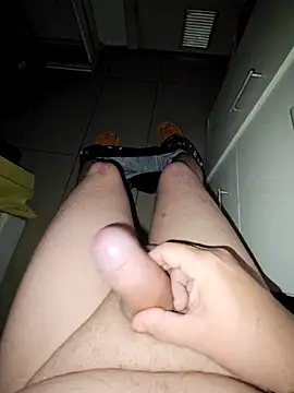 Usame como quieras online show from 10/22/25, 02:12