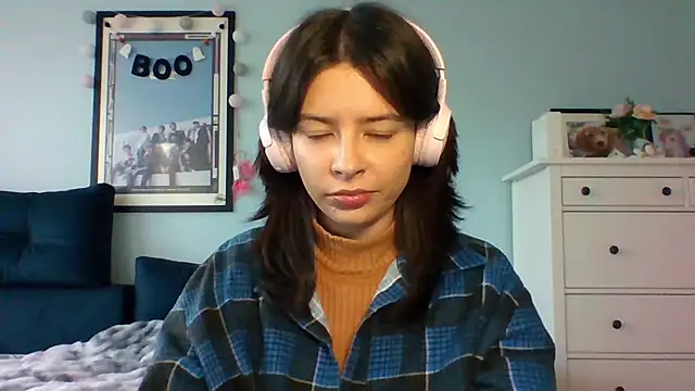 LariceSexy online show from 10/27/25, 01:15