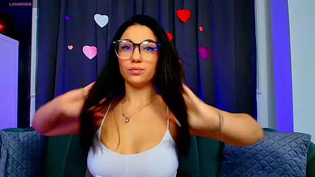 Snapshot of Deea_Vibe_Me chatting on 02/20/25, 04:39 Deea Vibe Me online show from 02/20/25, 04:39